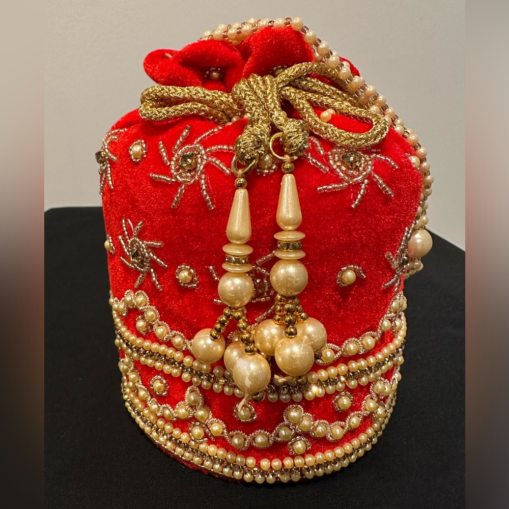 Fancy red bag - Picture 2 of 2